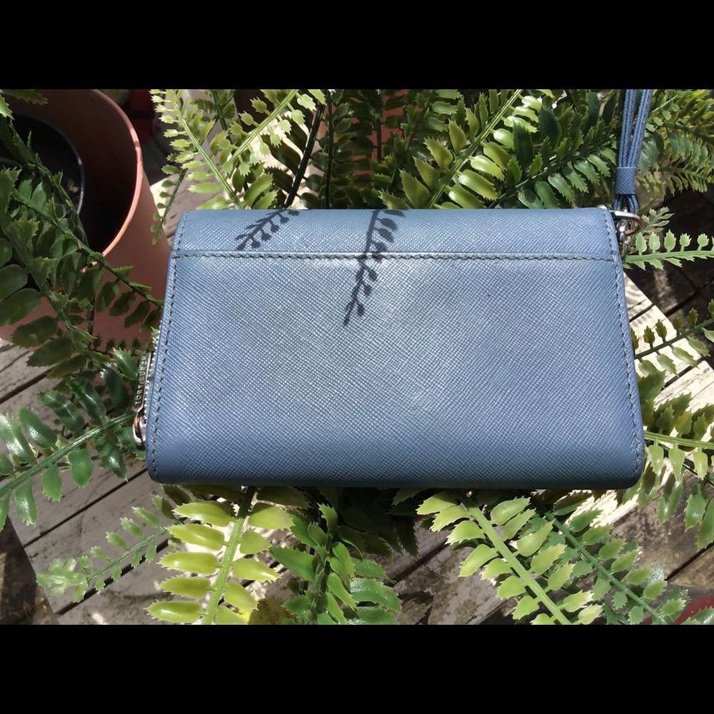 Tory Burch Logo Wristlet Zip Wallet Blue Leather Gem